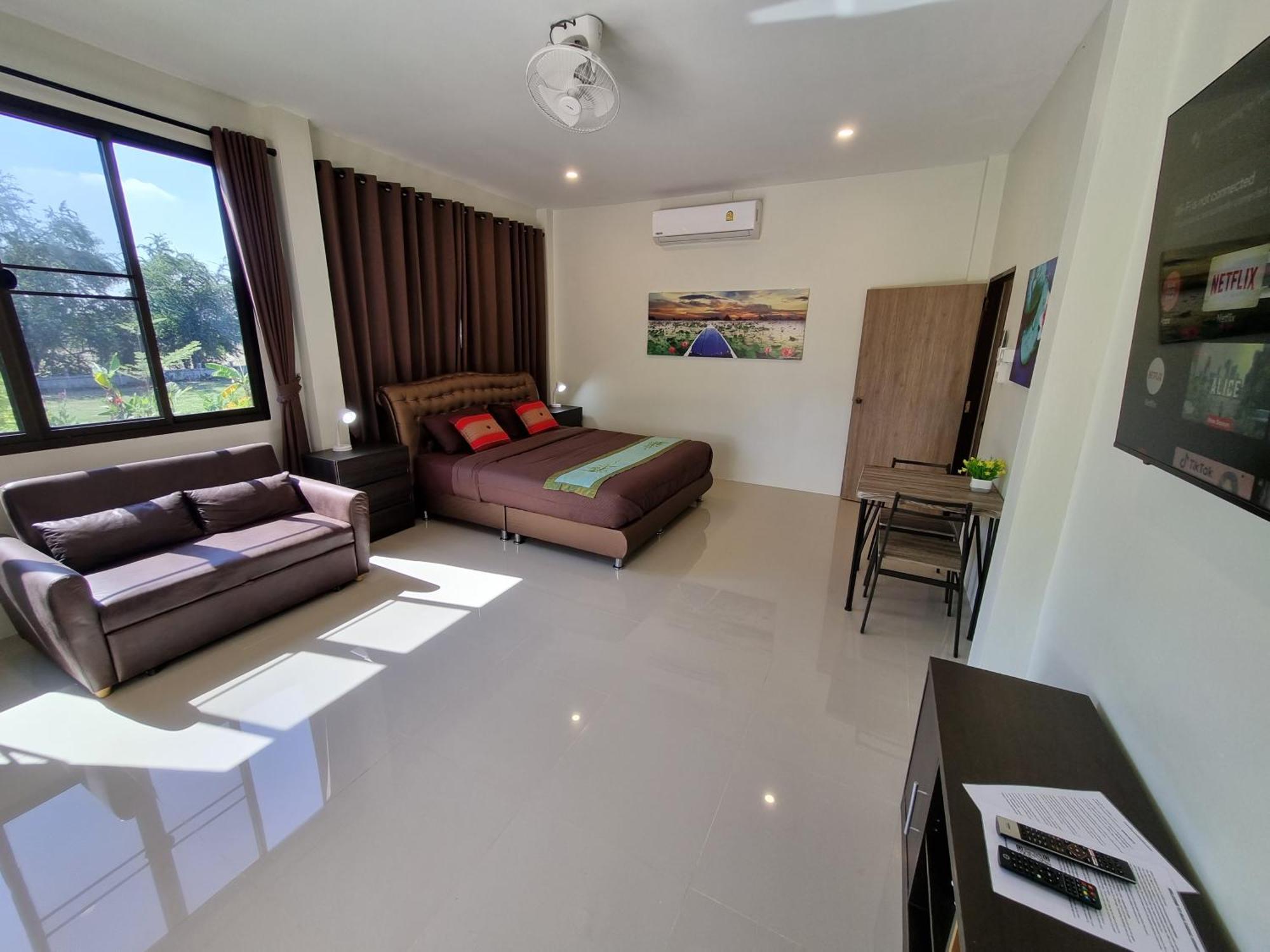 Bua Daeng Homestay Resort Kumphawapi Exteriör bild