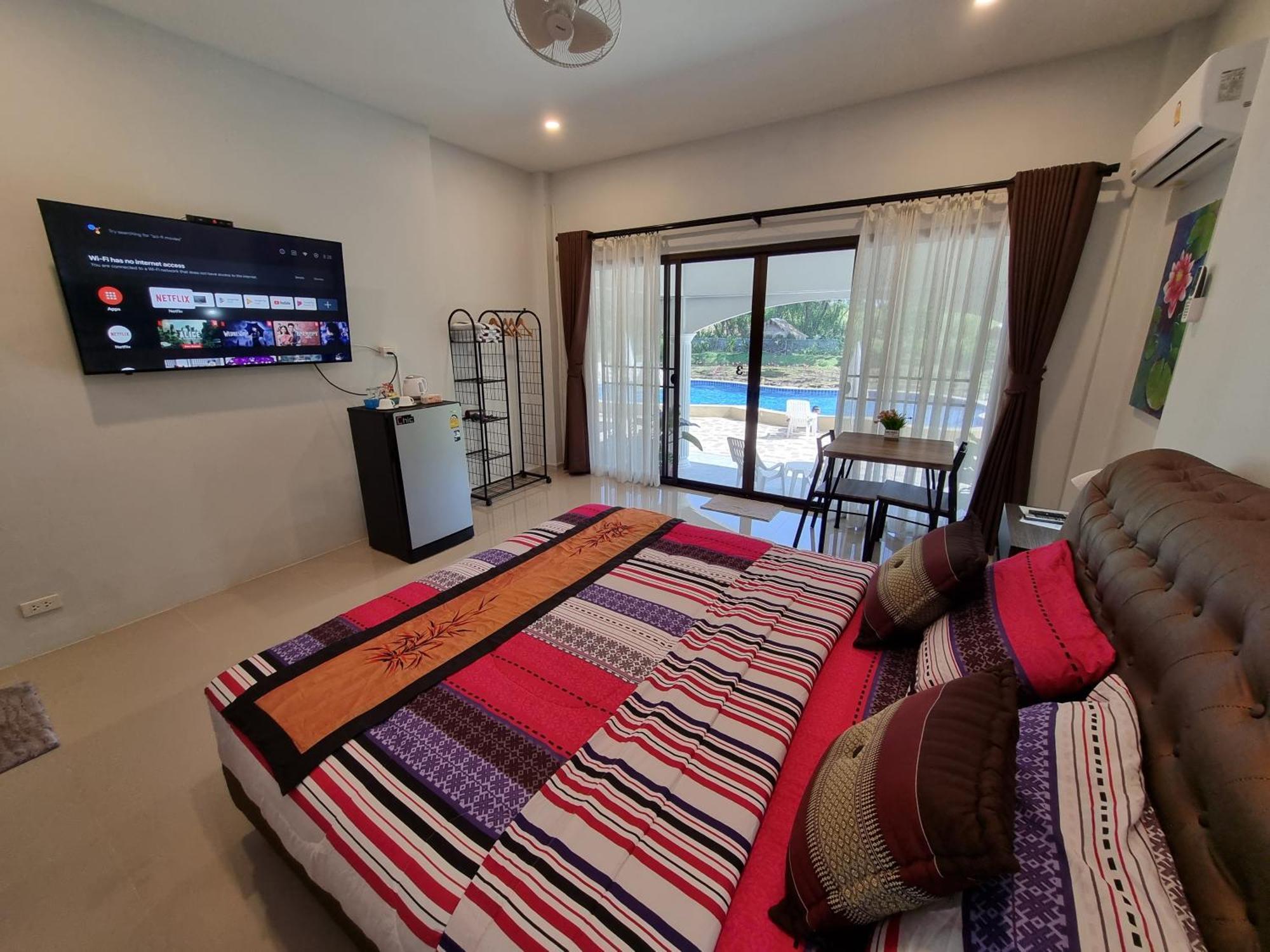 Bua Daeng Homestay Resort Kumphawapi Exteriör bild
